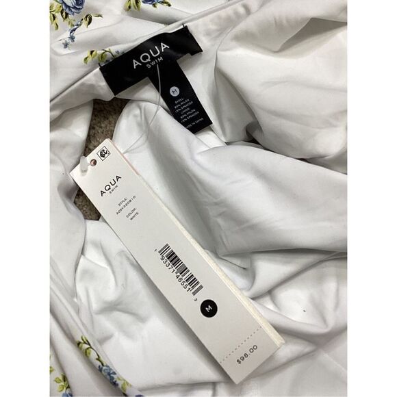 New. AQUA low cut floral swimsuit. Retails $98 Medium - Picture 9 of 10